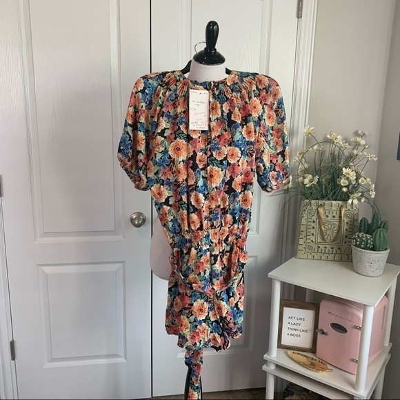 One of a kind! Olivaceous Puffy Sleeve Floral Romper - Picture 9 of 13